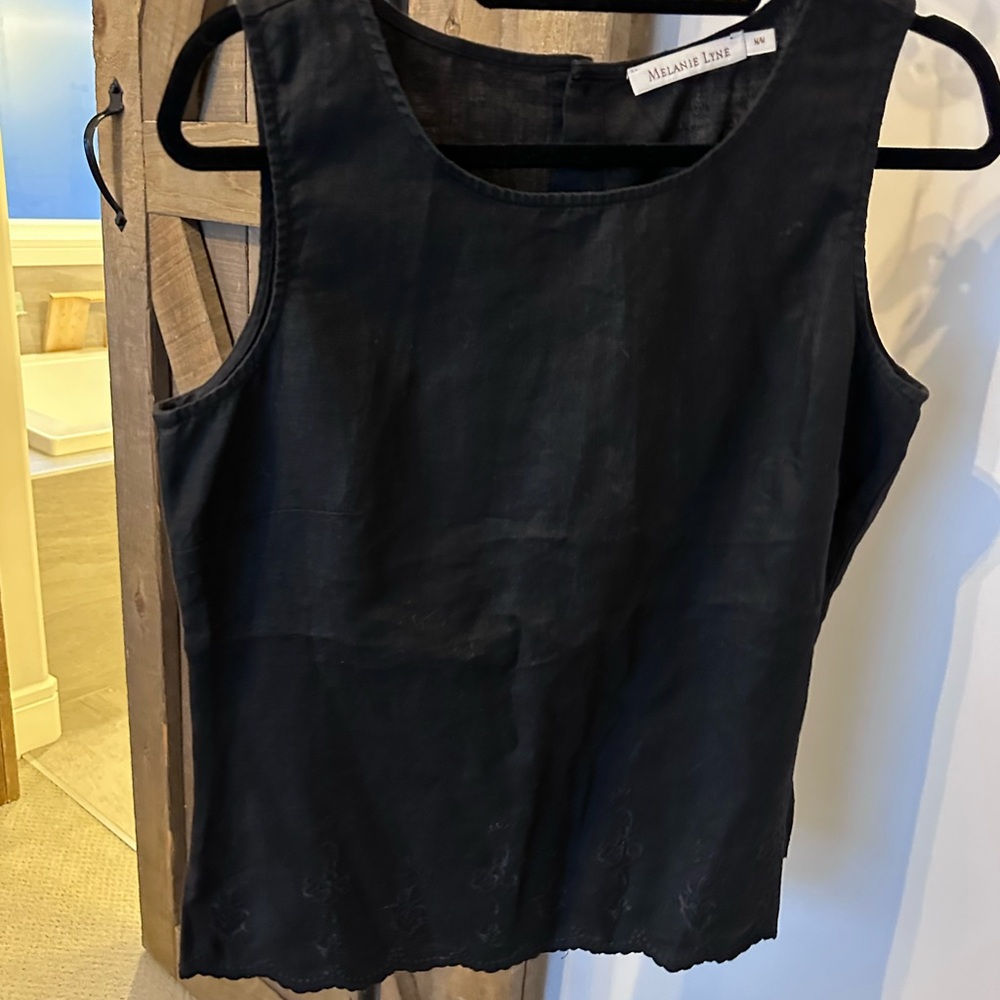 Melanie Lyne embroidered sleeveless blouse  black medium